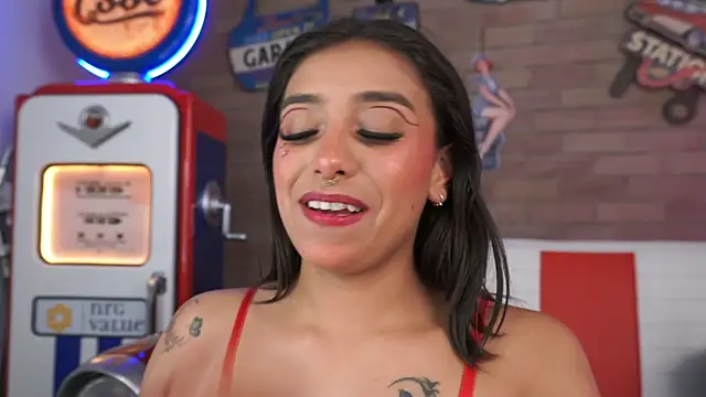 miss collins online show from 04/07/26, 06:08