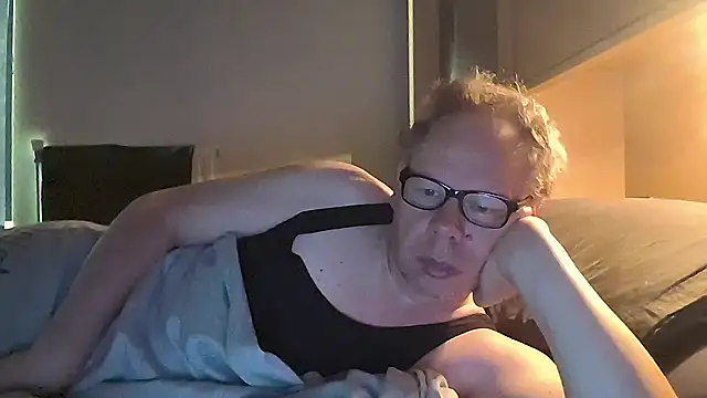 Snapshot of kinkyslet8 chatting on 09/22/25, 06:48 kinkyslet8 online show from 09/22/25, 06:48