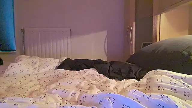 Snapshot of kinkyslet8 chatting on 03/21/26, 08:19 kinkyslet8 online show from 03/21/26, 08:19