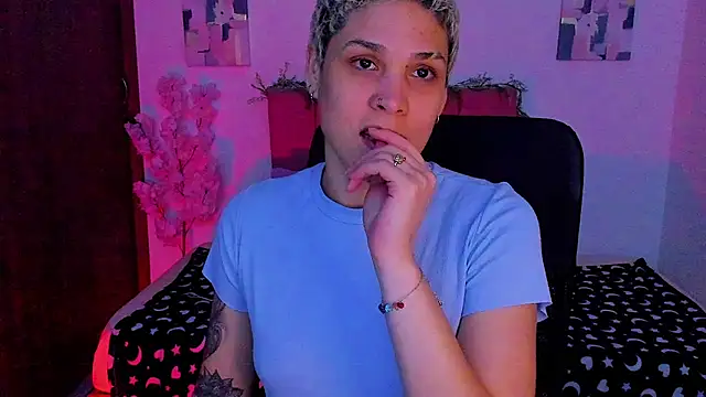 Charlee pink online show from 10/24/25, 12:41