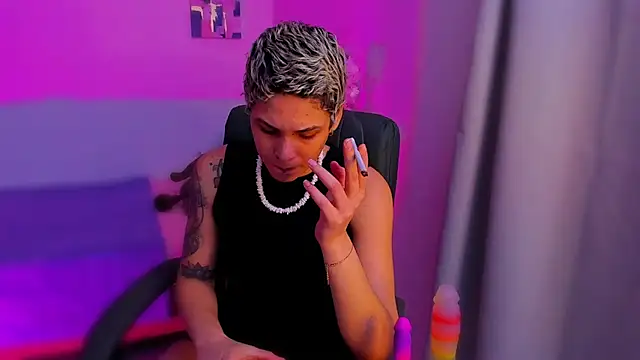 Charlee pink online show from 11/22/25, 04:44