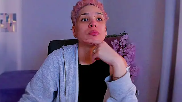 Charlee pink online show from 12/14/25, 06:56