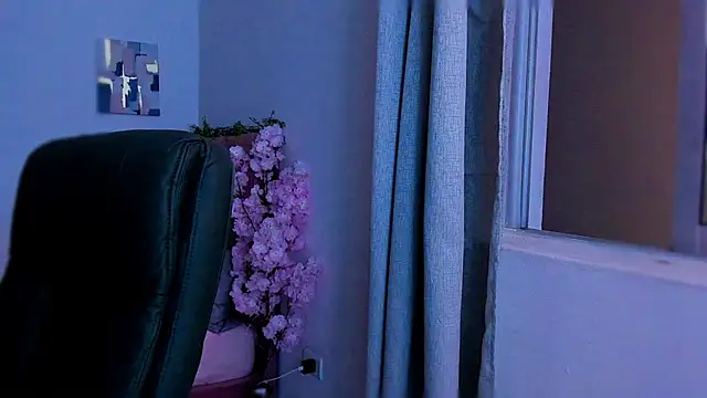 Charlee pink online show from 12/15/25, 07:01