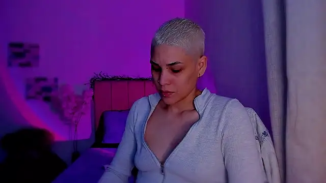 Charlee pink online show from 02/25/26, 07:45