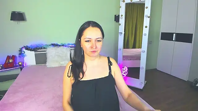 Snapshot of AngellLika chatting on 12/13/24, 01:01 AngellLika online show from 12/13/24, 01:01