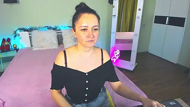 Snapshot of AngellLika chatting on 12/15/24, 04:59 AngellLika online show from 12/15/24, 04:59
