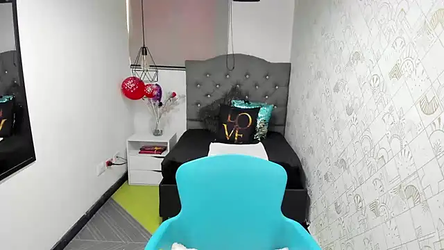 Snapshot of Abrillee1 chatting on 03/14/25, 02:52 Abrillee1 online show from 03/14/25, 02:52