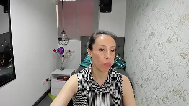 Snapshot of Abrillee1 chatting on 03/22/25, 02:58 Abrillee1 online show from 03/22/25, 02:58