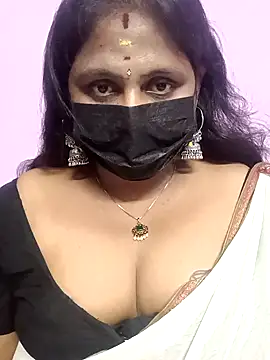 Snapshot of rithikka chatting on 03/01/26, 04:42 rithikka online show from 03/01/26, 04:42