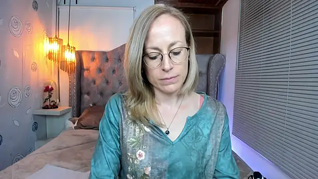 Snapshot of SammySanders chatting on 12/30/24, 01:15 SammySanders online show from 12/30/24, 01:15