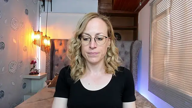 Snapshot of SammySanders chatting on 01/06/25, 08:39 SammySanders online show from 01/06/25, 08:39