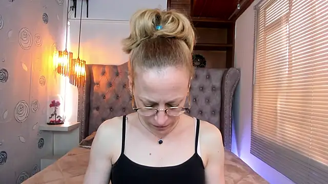 Snapshot of SammySanders chatting on 02/06/25, 04:36 SammySanders online show from 02/06/25, 04:36