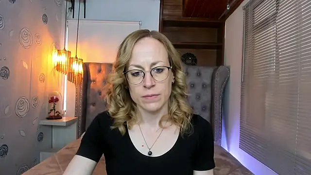 Snapshot of SammySanders chatting on 02/08/25, 12:06 SammySanders online show from 02/08/25, 12:06