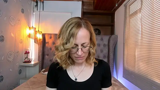 Snapshot of SammySanders chatting on 02/08/25, 06:12 SammySanders online show from 02/08/25, 06:12