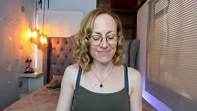 Snapshot of SammySanders chatting on 02/13/25, 07:10 SammySanders online show from 02/13/25, 07:10