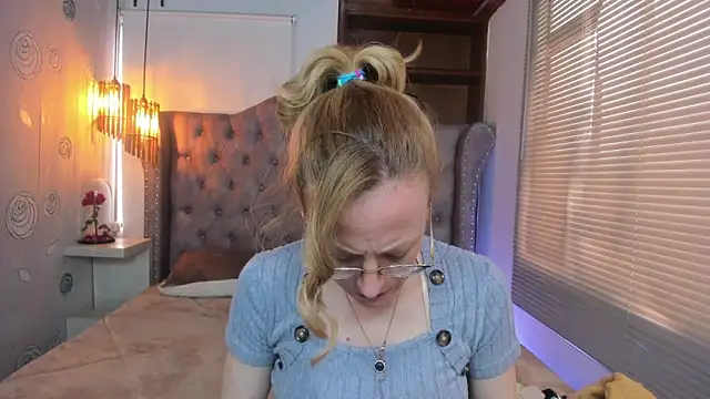 Snapshot of SammySanders chatting on 02/22/25, 06:19 SammySanders online show from 02/22/25, 06:19