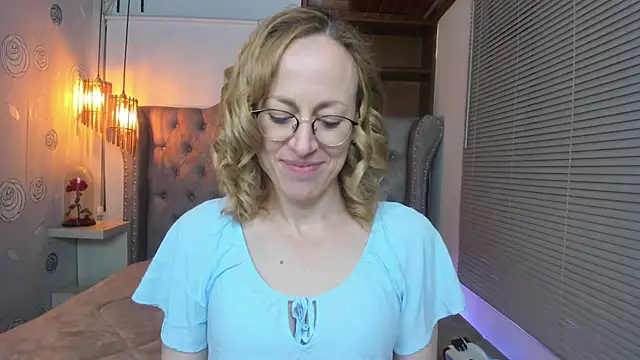 Snapshot of SammySanders chatting on 03/06/25, 11:20 SammySanders online show from 03/06/25, 11:20