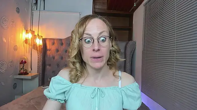 Snapshot of SammySanders chatting on 03/07/25, 11:16 SammySanders online show from 03/07/25, 11:16