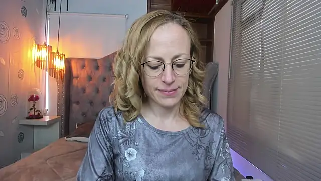 Snapshot of SammySanders chatting on 03/08/25, 12:30 SammySanders online show from 03/08/25, 12:30