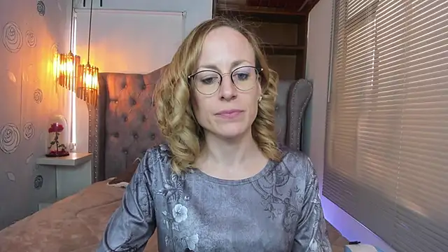 Snapshot of SammySanders chatting on 03/08/25, 03:35 SammySanders online show from 03/08/25, 03:35