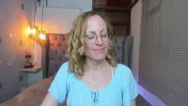 Snapshot of SammySanders chatting on 03/19/25, 08:22 SammySanders online show from 03/19/25, 08:22