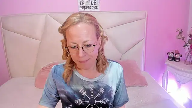 Snapshot of SammySanders chatting on 09/18/25, 04:09 SammySanders online show from 09/18/25, 04:09