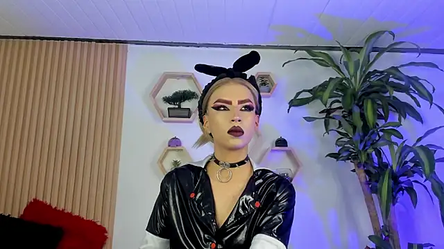 BrianaSchafer online show from 11/24/25, 05:23