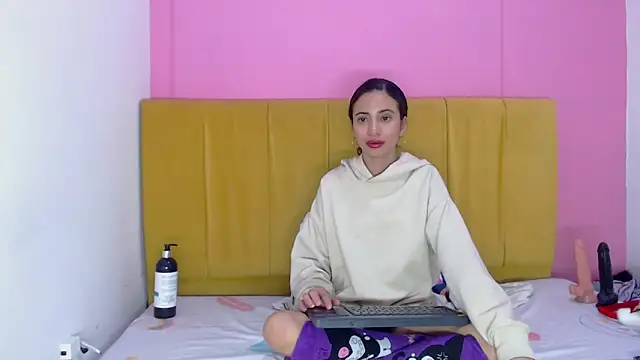 angelinabrookcm101 online show from 12/07/24, 08:22