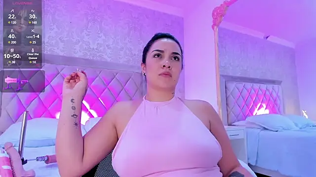 Snapshot of brianaGuzman chatting on 01/28/25, 05:03 brianaGuzman online show from 01/28/25, 05:03