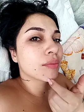 brianaGuzman online show from 11/22/25, 01:32