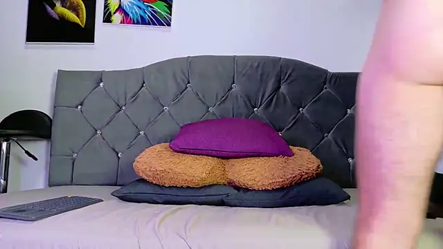 louis bcasta1 online show from 10/28/25, 11:03