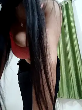 Snapshot of aaliya_bhattt chatting on 12/19/24, 03:41 aaliya bhattt online show from 12/19/24, 03:41