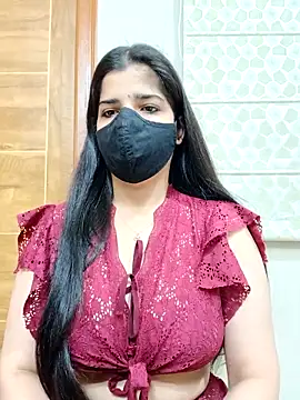 Snapshot of aaliya_bhattt chatting on 03/04/25, 05:00 aaliya bhattt online show from 03/04/25, 05:00