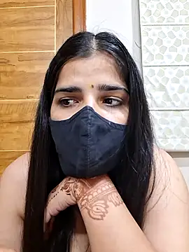 Snapshot of aaliya_bhattt chatting on 10/13/25, 02:39 aaliya bhattt online show from 10/13/25, 02:39