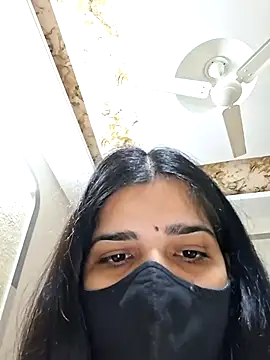 Snapshot of aaliya_bhattt chatting on 07/21/26, 09:33 aaliya bhattt online show from 07/21/26, 09:33
