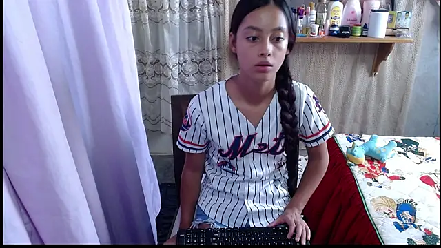 Lunawillis online show from 11/25/25, 05:57