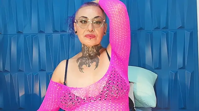 Snapshot of SandyyRose chatting on 01/22/25, 05:28 SandyyRose online show from 01/22/25, 05:28