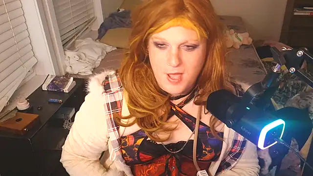 EmberLee online show from 10/04/25, 07:06