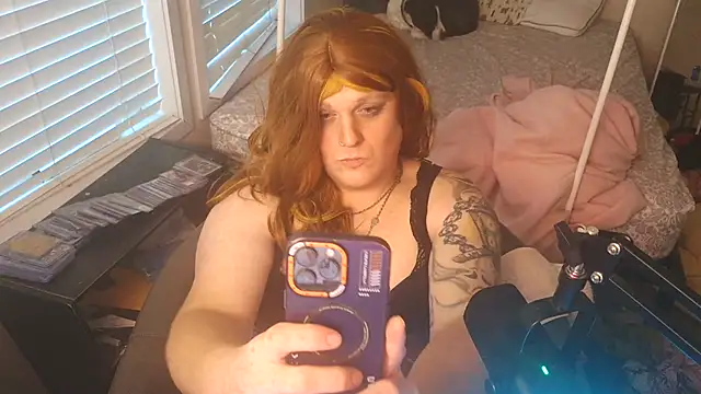 EmberLee online show from 12/05/25, 12:58