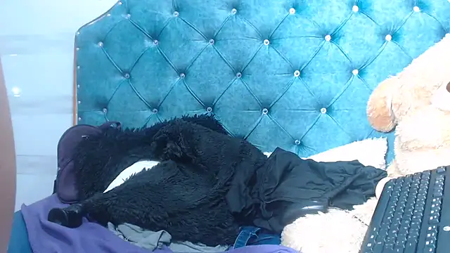 lily jamesx online show from 02/28/25, 01:47