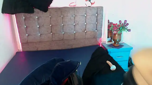 lily jamesx online show from 11/21/25, 02:49