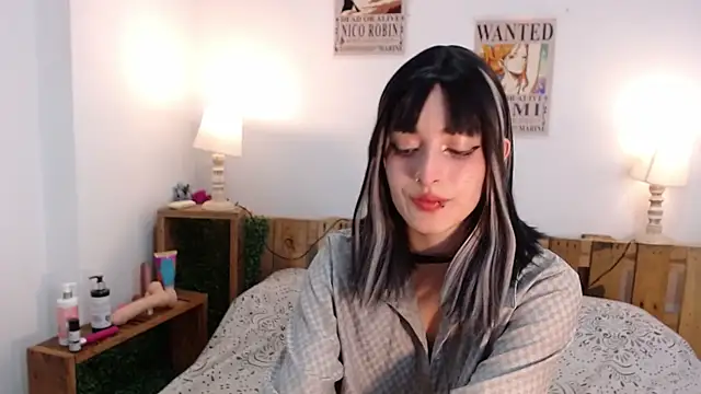 EvaHalsey online show from 12/07/24, 01:47
