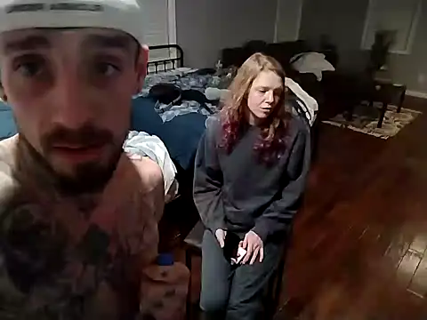 Snapshot of DirtyNorth chatting on 01/04/25, 04:23 DirtyNorth online show from 01/04/25, 04:23