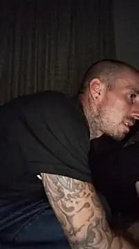 Snapshot of DirtyNorth chatting on 10/31/25, 06:47 DirtyNorth online show from 10/31/25, 06:47