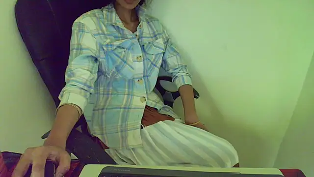 Srabontii online show from 03/28/26, 10:48