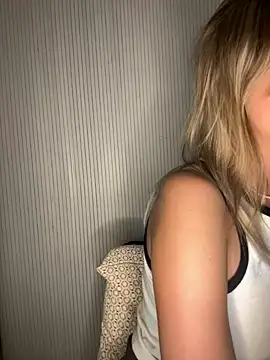 Milla  one online show from 09/19/25, 07:14