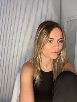 Milla  one online show from 11/25/25, 09:31