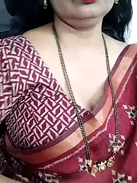 Snapshot of Deepthi_Mysore chatting on 02/08/25, 05:39 Deepthi Mysore online show from 02/08/25, 05:39
