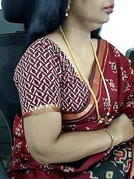 Snapshot of Deepthi_Mysore chatting on 03/11/25, 05:13 Deepthi Mysore online show from 03/11/25, 05:13