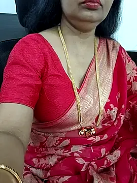 Snapshot of Deepthi_Mysore chatting on 03/12/25, 01:08 Deepthi Mysore online show from 03/12/25, 01:08